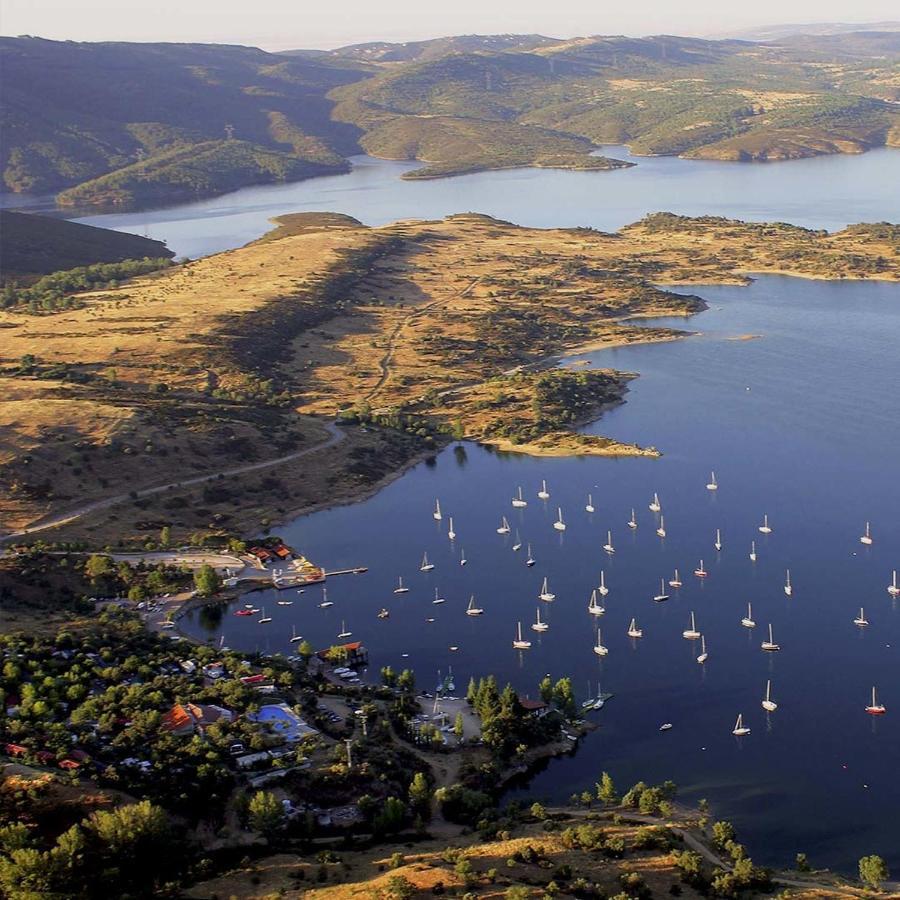 El Lago Cervera de Buitrago Εξωτερικό φωτογραφία